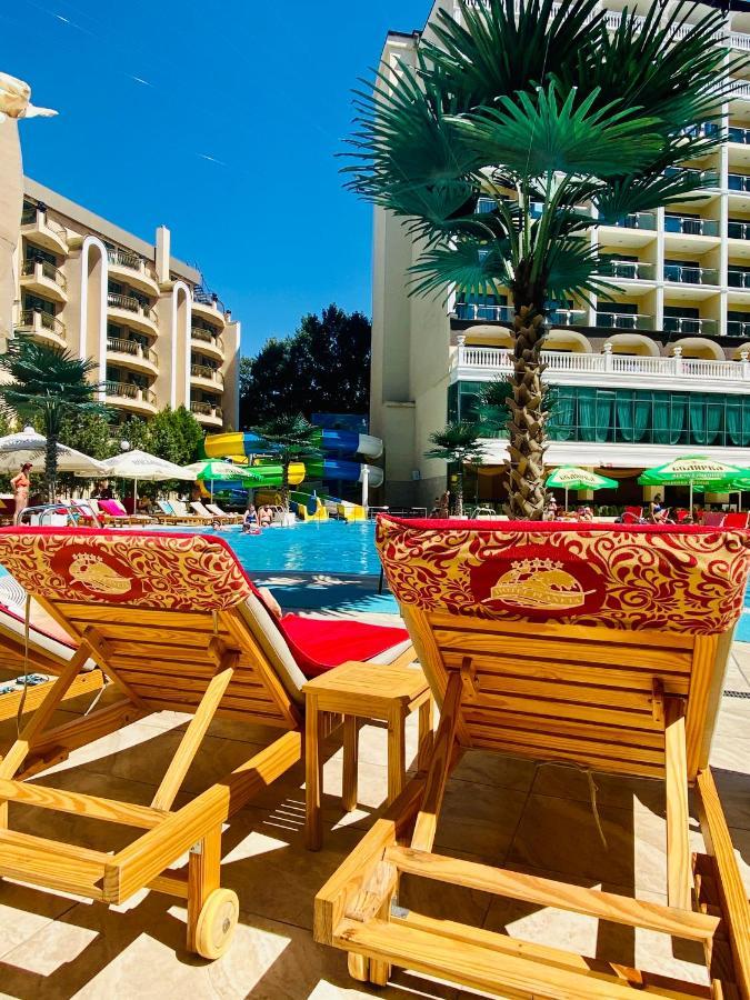 Planeta Hotel & Aquapark Free Beach Access Slantschew brjag Exterior foto The swimming pool at the hotel
