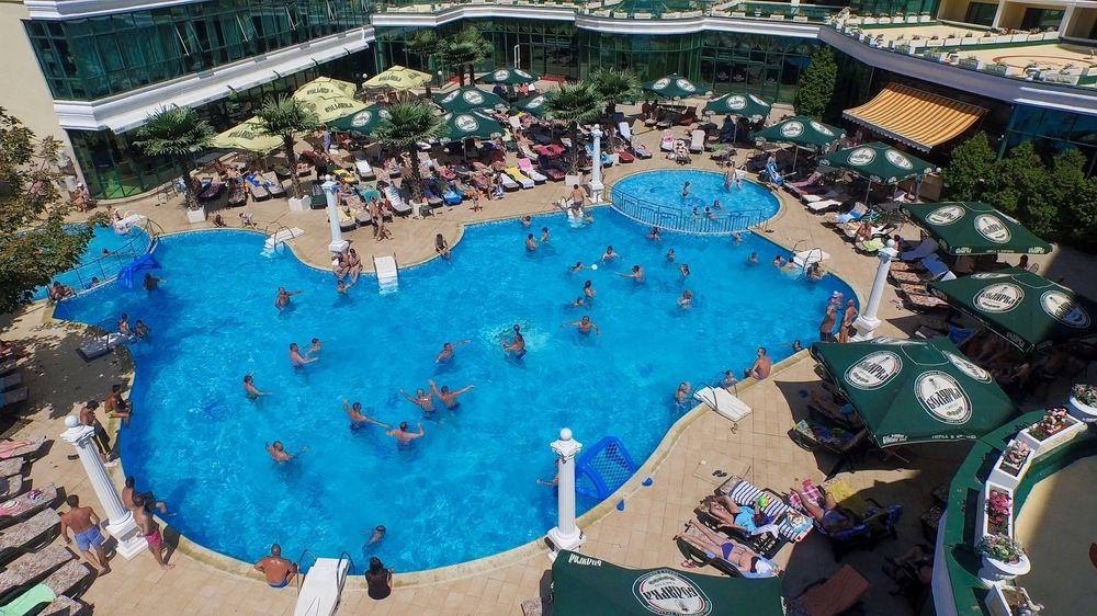 Planeta Hotel & Aquapark Free Beach Access Slantschew brjag Exterior foto The swimming pool at the hotel
