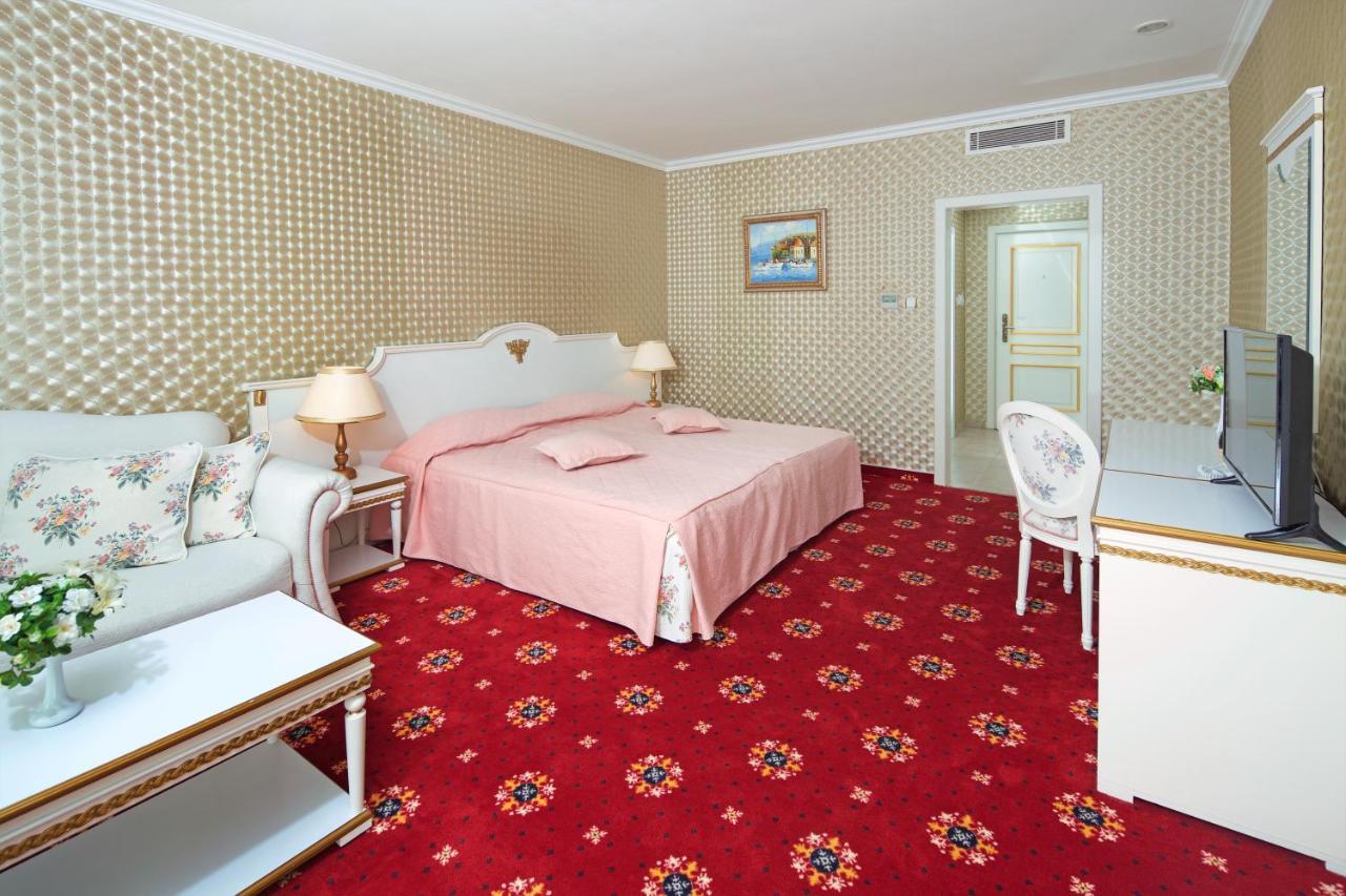 Planeta Hotel & Aquapark Free Beach Access Slantschew brjag Exterior foto A room at the hotel
