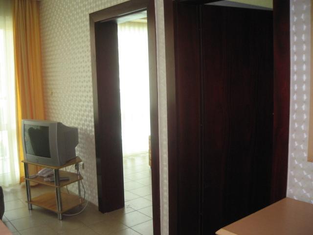 Planeta Hotel & Aquapark Free Beach Access Slantschew brjag Zimmer foto A pocket door