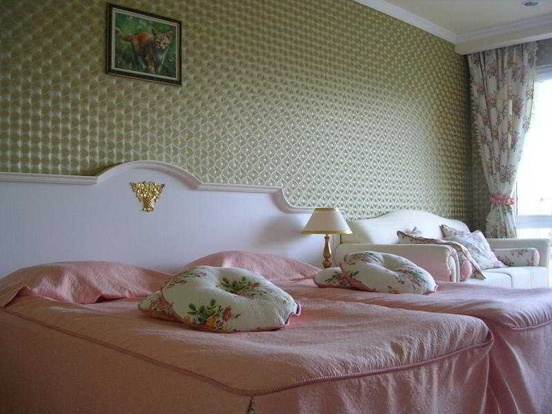 Planeta Hotel & Aquapark Free Beach Access Slantschew brjag Exterior foto A bedroom at the hotel