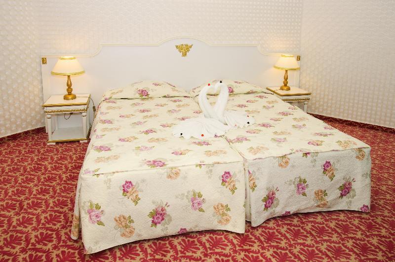 Planeta Hotel & Aquapark Free Beach Access Slantschew brjag Exterior foto A bed with a bedsheet