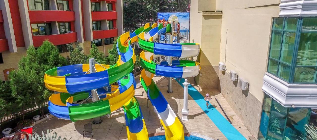 Planeta Hotel & Aquapark Free Beach Access Slantschew brjag Exterior foto Water park in the hotel