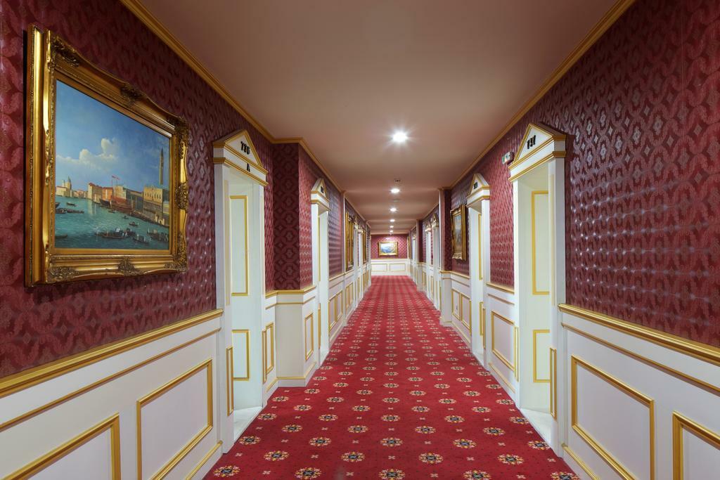 Planeta Hotel & Aquapark Free Beach Access Slantschew brjag Exterior foto A corridor