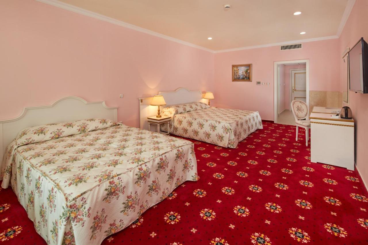 Planeta Hotel & Aquapark Free Beach Access Slantschew brjag Exterior foto A room at the hotel